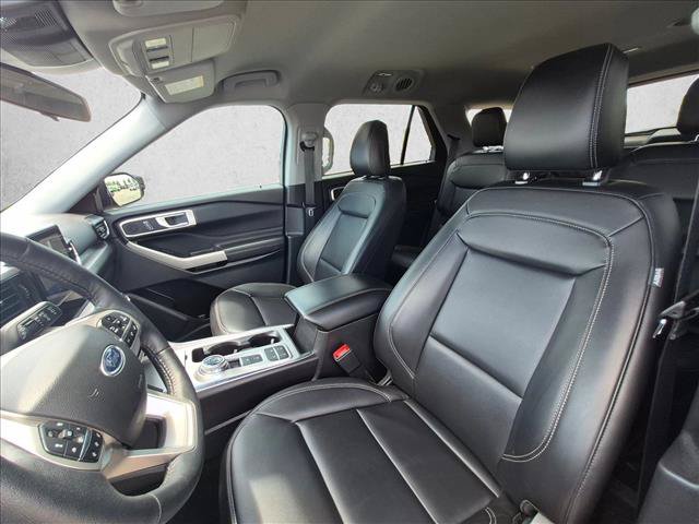 Used 2023 Ford Explorer XLT w/ Equipment Group 202A RWD image 9
