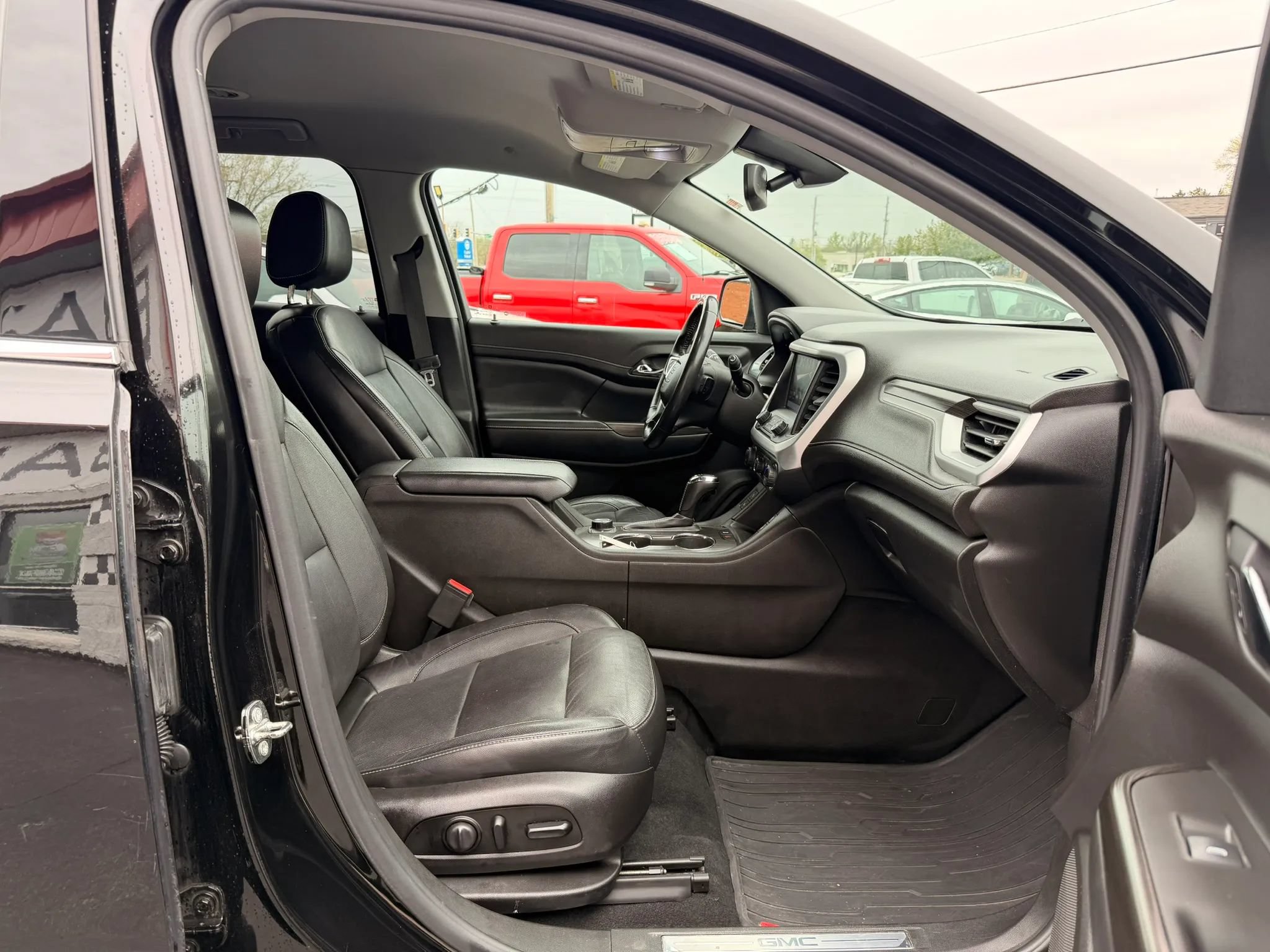 Used 2019 GMC Acadia SLT FWD image 32