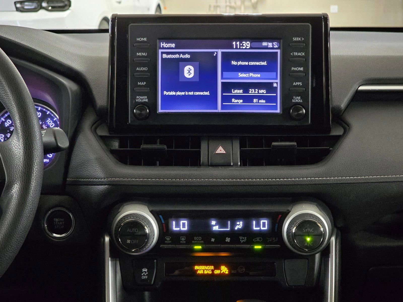 Used 2019 Toyota RAV4 XLE FWD image 25