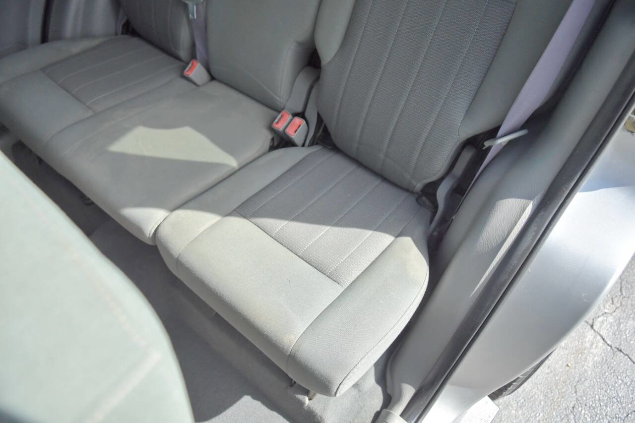 Used 2005 Jeep Liberty Limited image 17