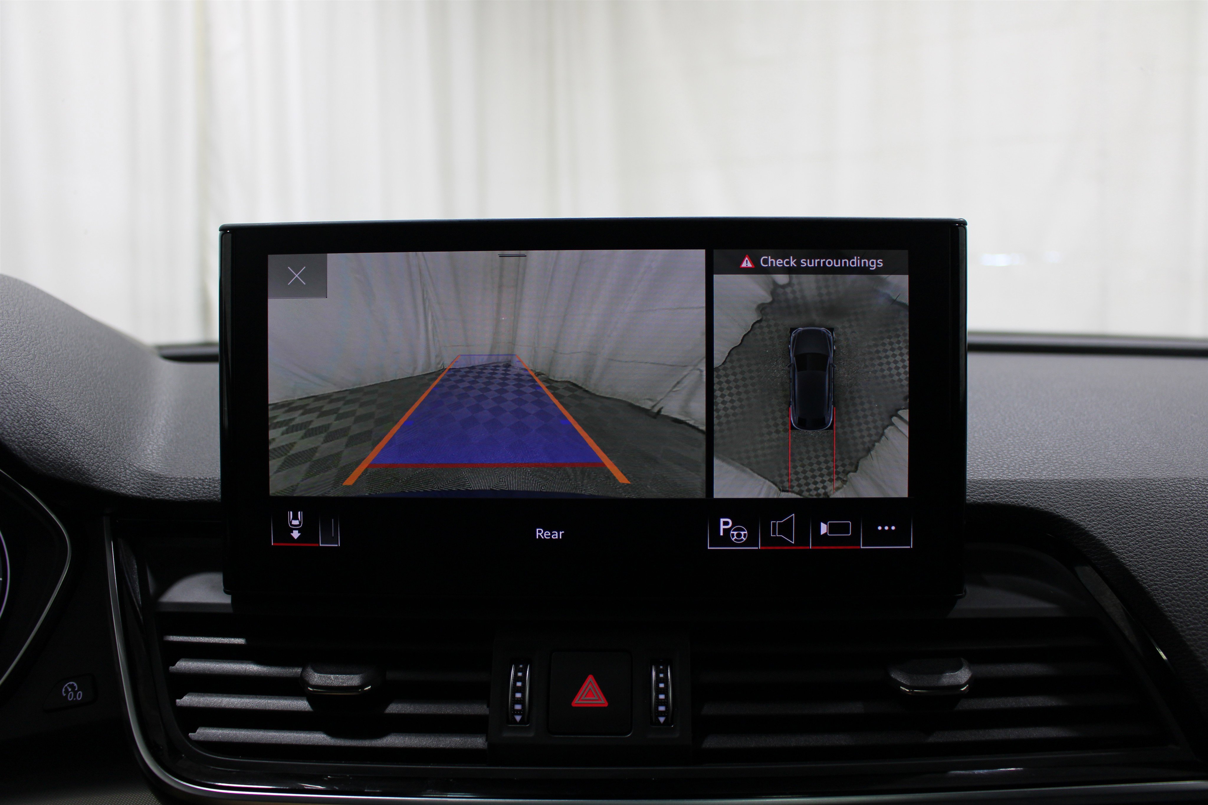 Used 2021 Audi Q5 Prestige w/ Prestige Package image 16