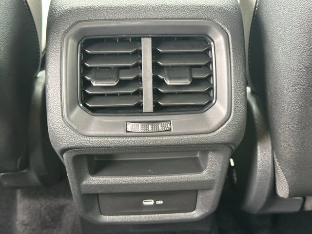 Used 2025 Volkswagen Taos SE image 31