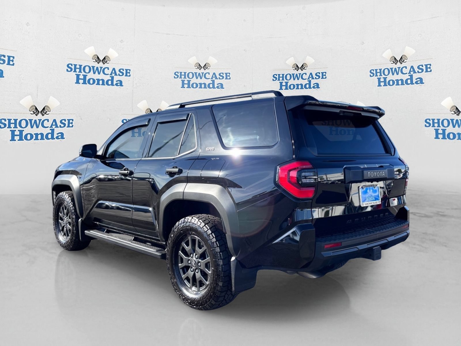 Used 2025 Toyota 4Runner SR5 AWD/4WD image 5