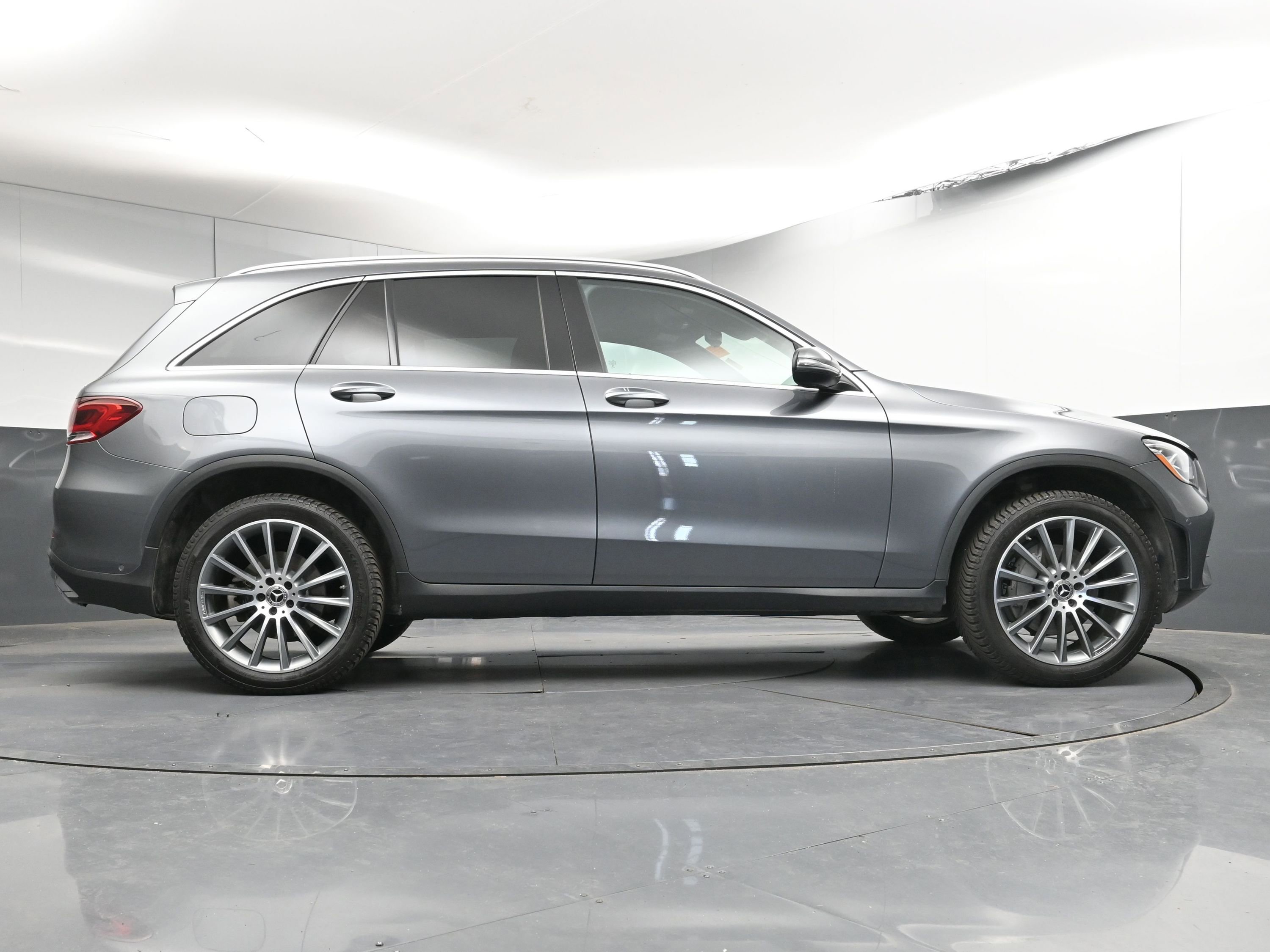 Used 2021 Mercedes-Benz GLC 300 4MATIC image 23