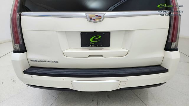 Used 2015 Cadillac Escalade Luxury RWD image 11