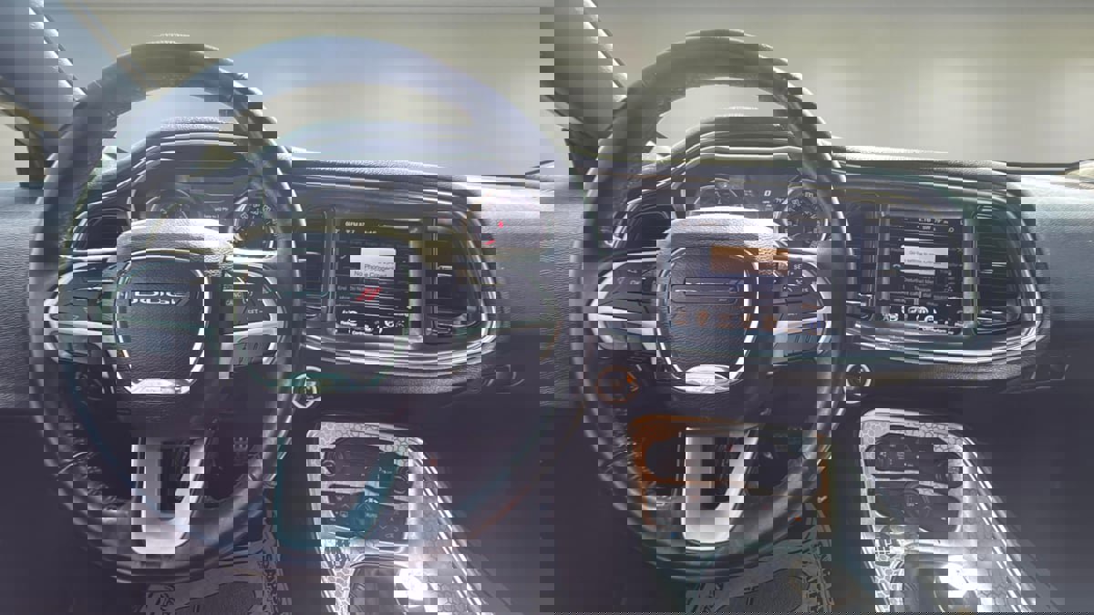 Used 2016 Dodge Challenger R/T Scat Pack w/ Leather Interior Group image 9