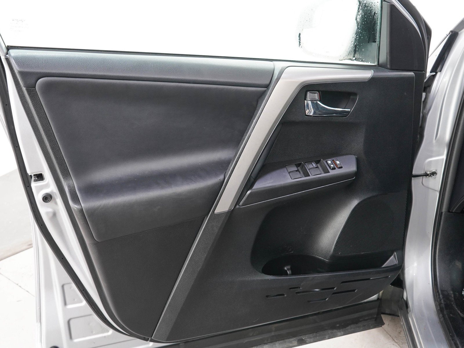 Used 2016 Toyota RAV4 XLE AWD/4WD image 20