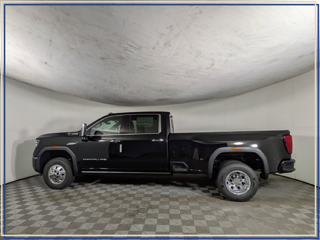 New 2026 GMC Sierra 3500 Denali Ultimate AWD/4WD image 3