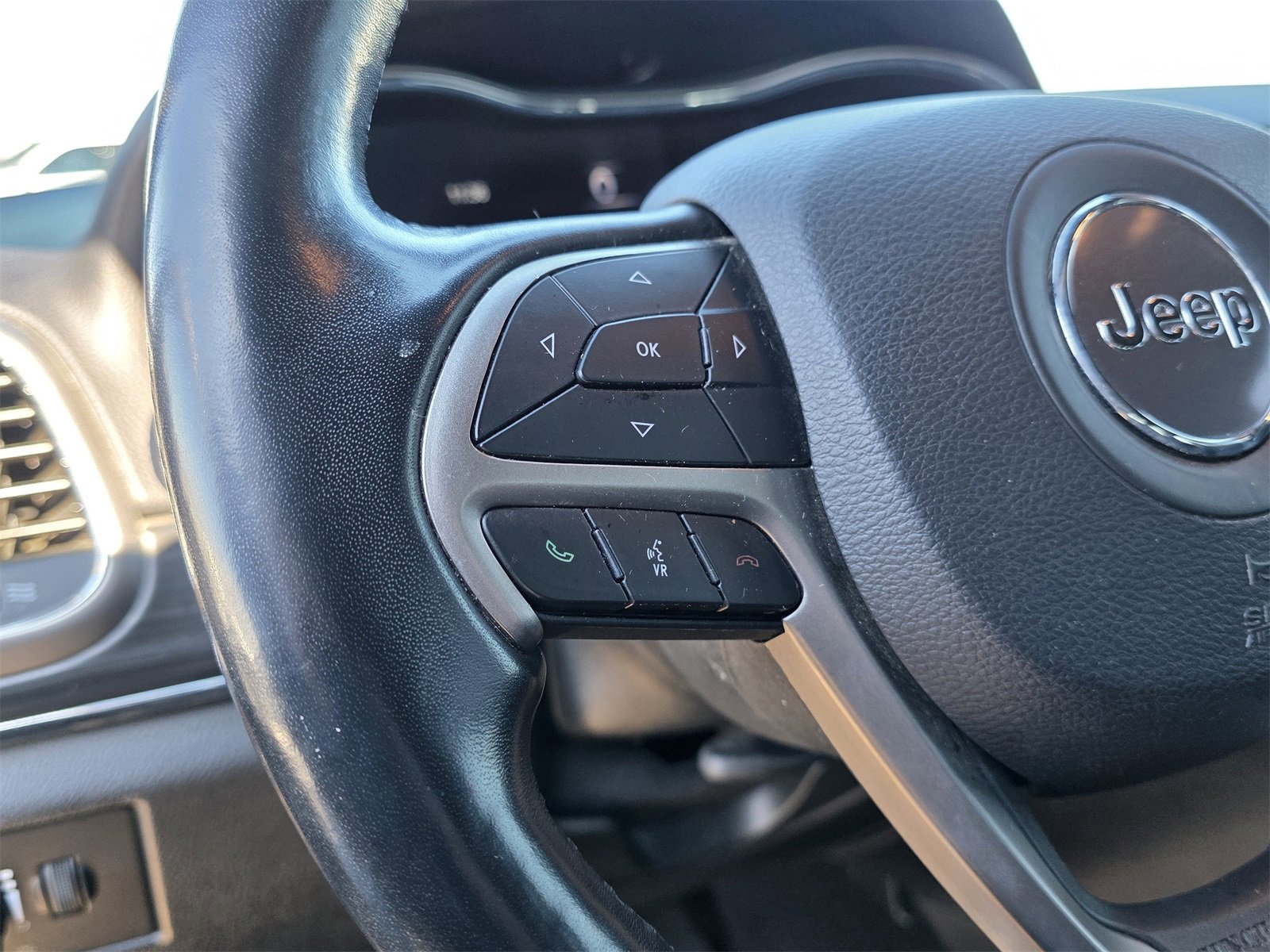 Used 2021 Jeep Grand Cherokee Limited image 27