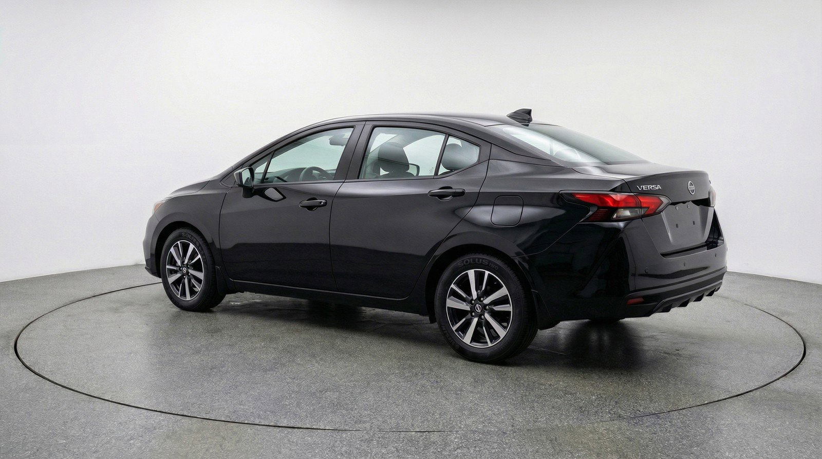 Used 2025 Nissan Versa SV image 6