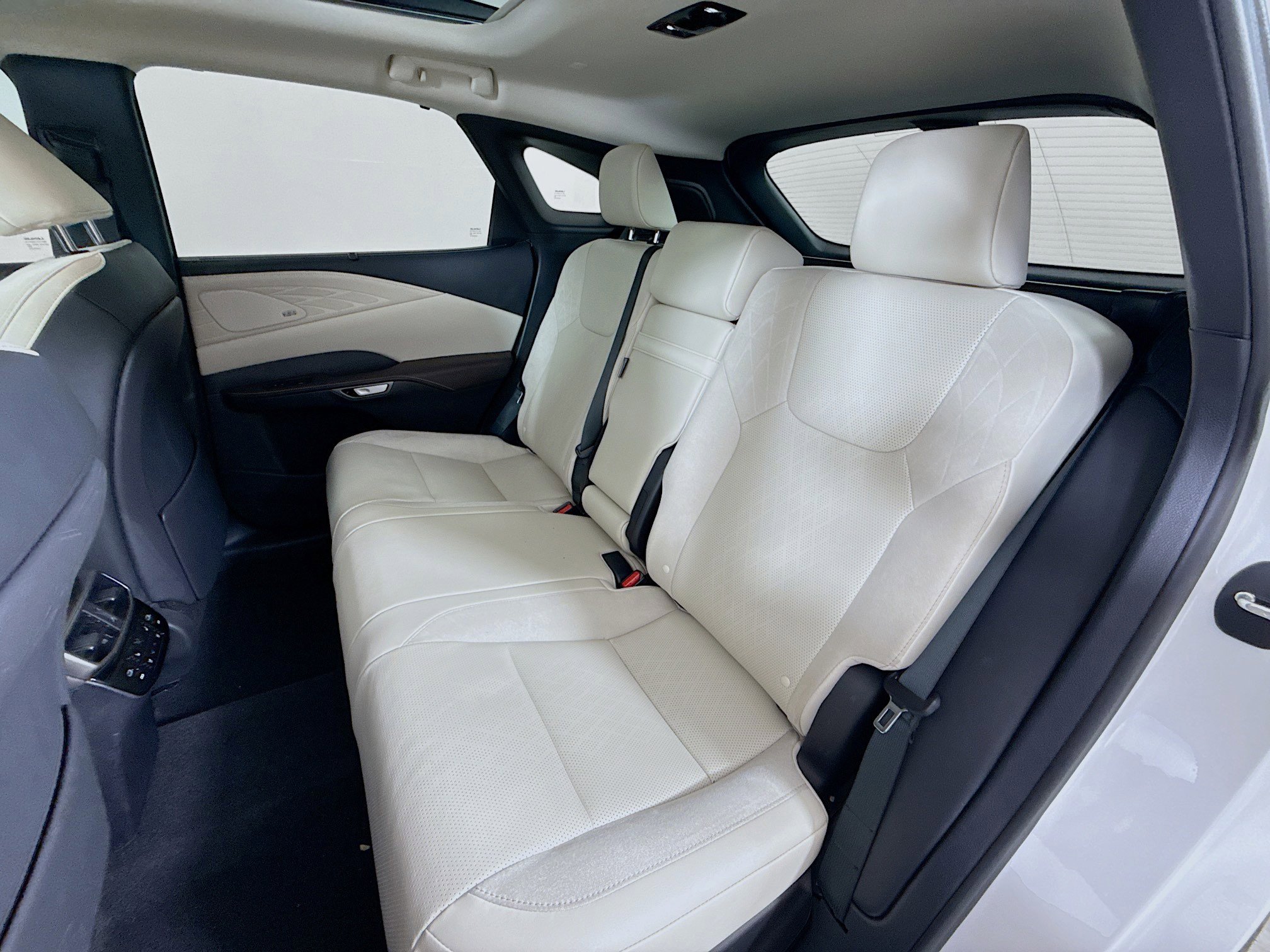 Used 2024 Lexus RX 350 AWD w/ Convenience Package image 23