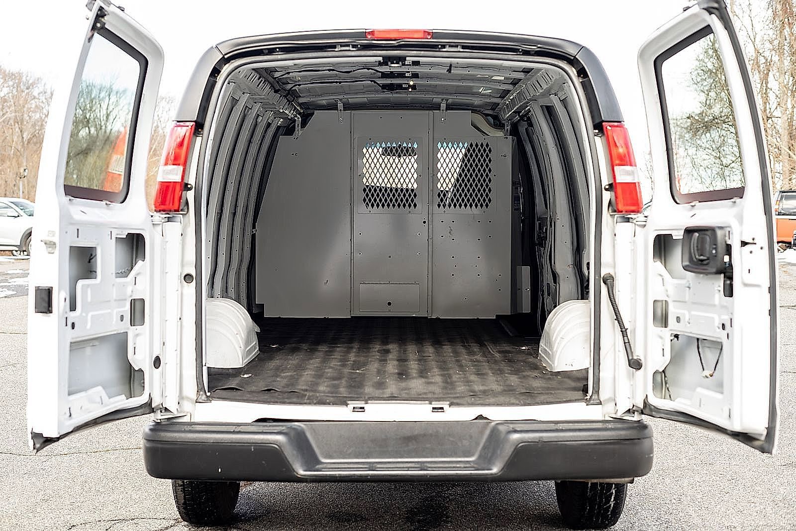 Certified 2022 Chevrolet Express 2500 Extended w/ Driver Convenience Package image 17