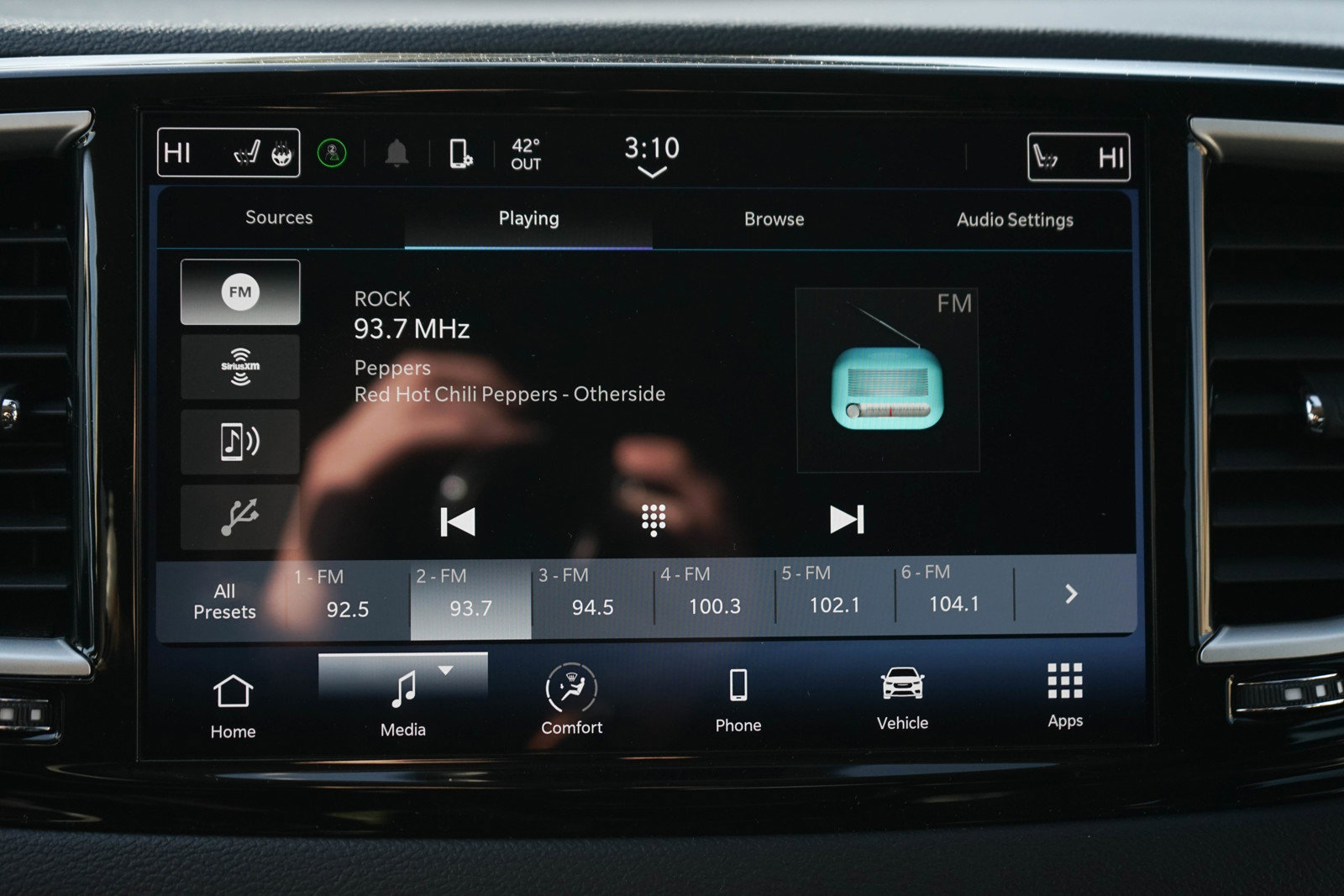 Used 2024 Chrysler Pacifica Touring-L image 15