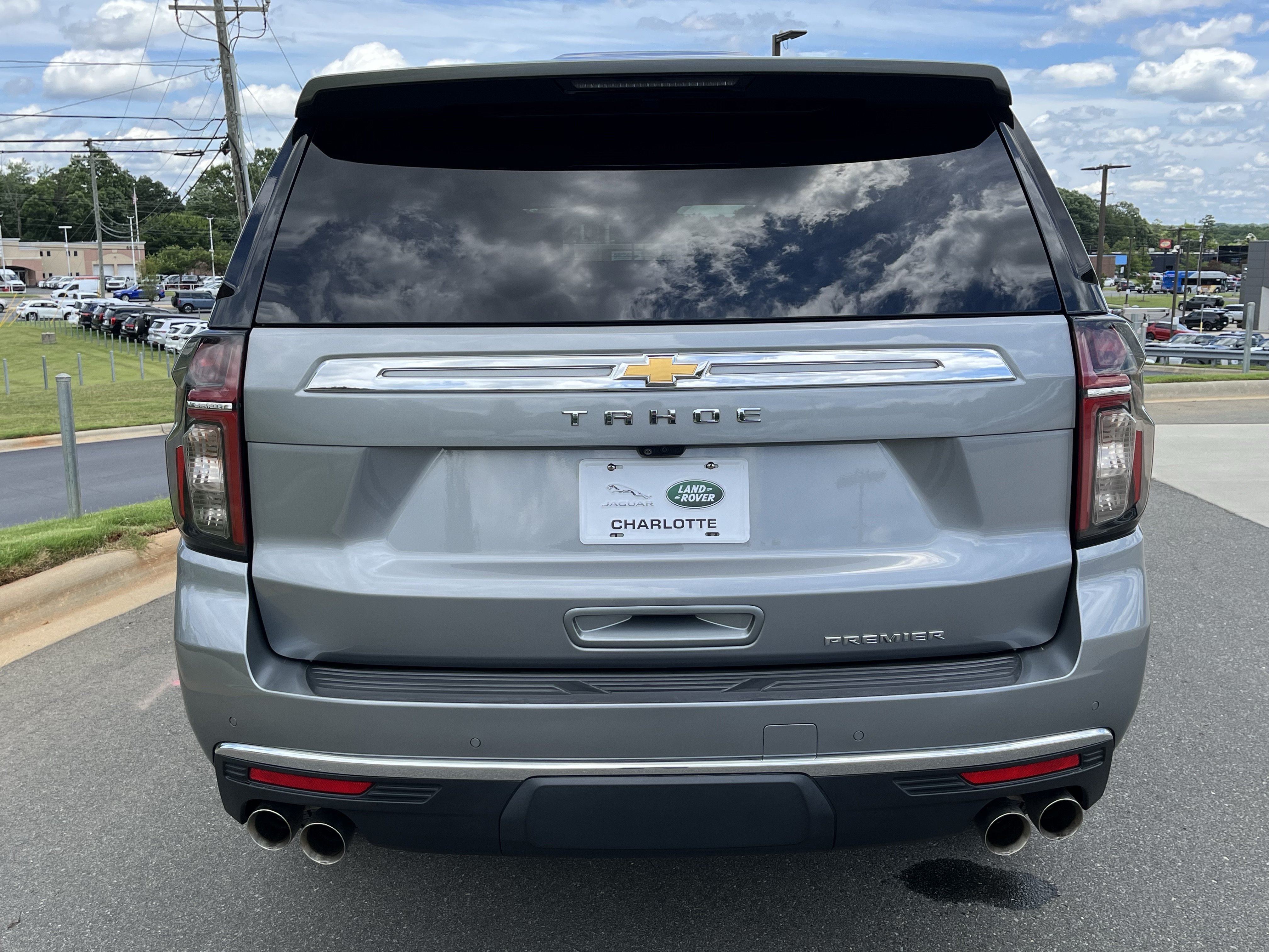 Used 2023 Chevrolet Tahoe Premier w/ Premium Package 2 AWD/4WD image 8
