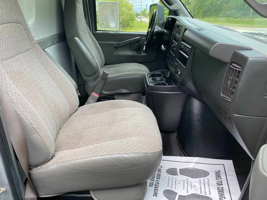 Used 2017 Chevrolet Express 3500 Work Van image 33