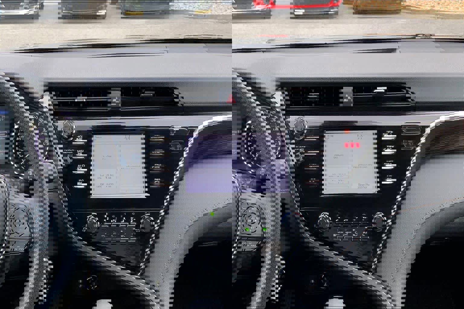 Used 2018 Toyota Camry LE image 6