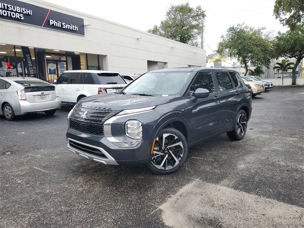 New 2025 Mitsubishi Outlander SE image 3