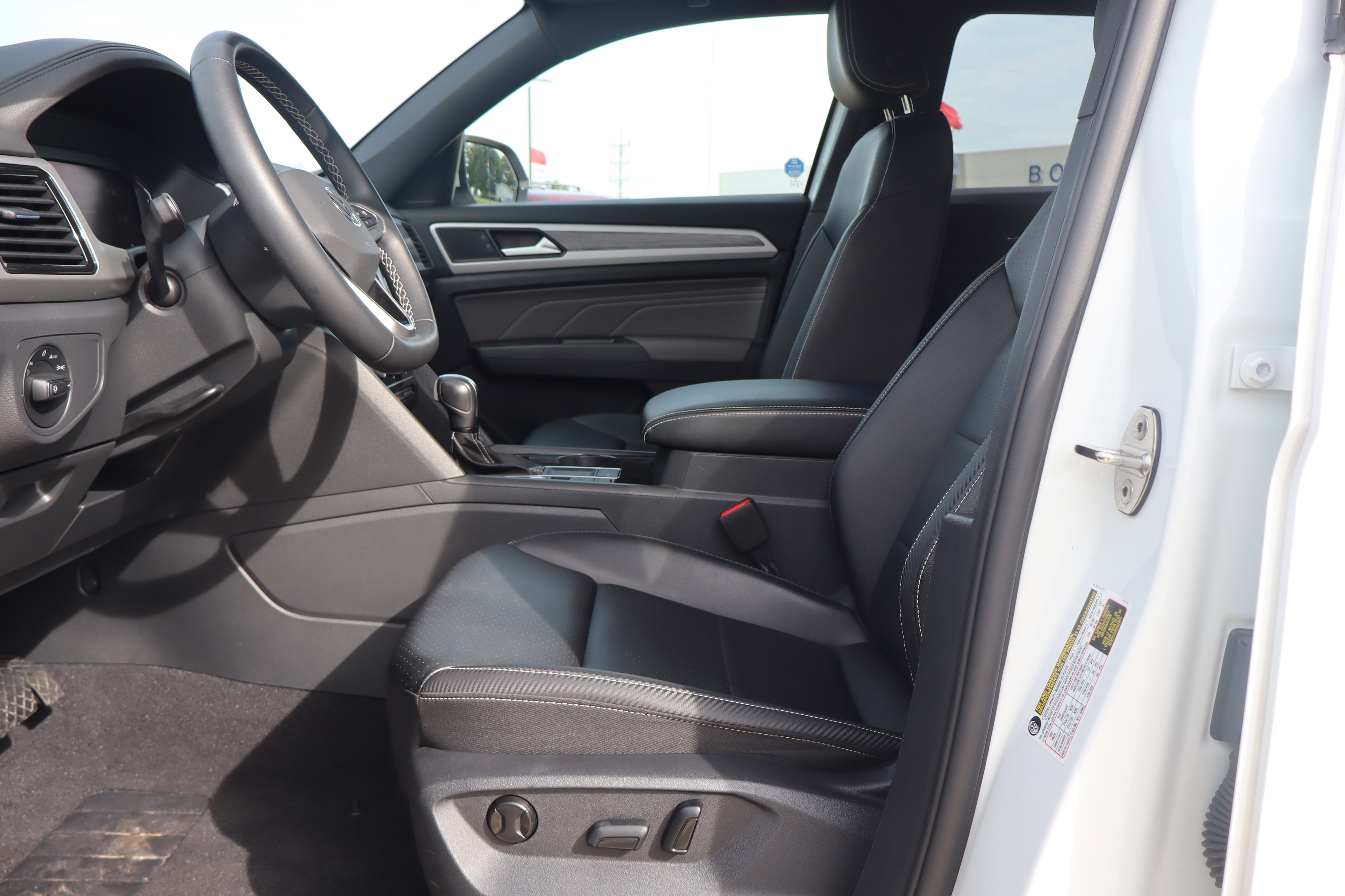Used 2023 Volkswagen Atlas Cross Sport SE FWD image 10