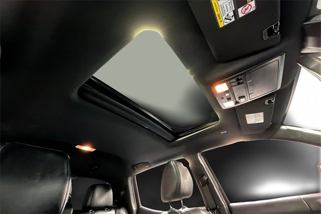 Used 2021 Toyota Tacoma Limited image 4