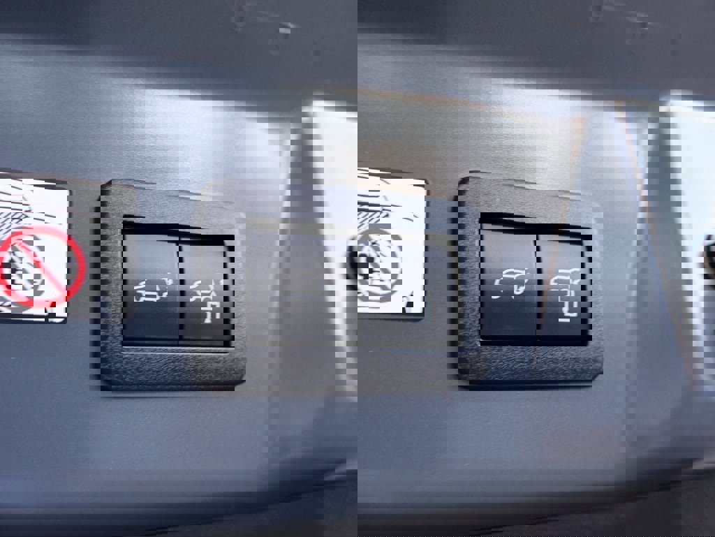 Used 2024 Toyota Prius Limited image 17