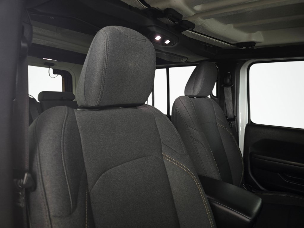 Used 2024 Jeep Wrangler Unlimited AWD/4WD image 37