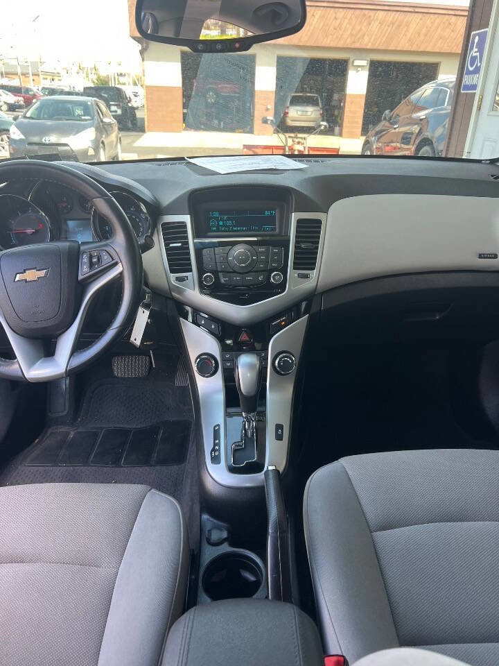 Used 2012 Chevrolet Cruze LT w/ All-Star Edition image 10