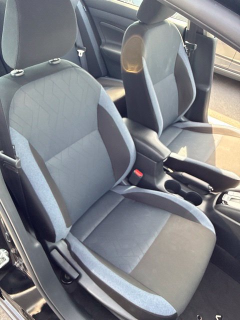 Used 2025 Nissan Versa SV FWD image 28