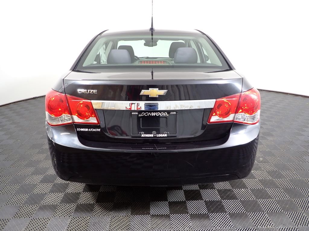 Used 2013 Chevrolet Cruze LS image 17