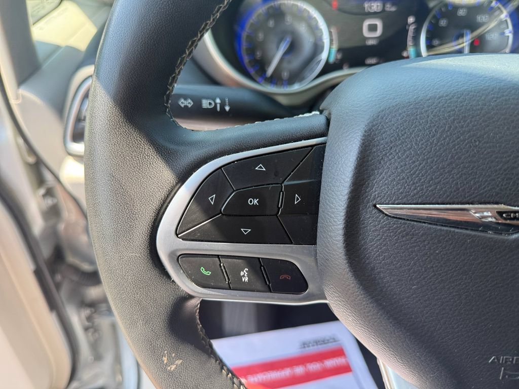 Certified 2024 Chrysler Pacifica Touring-L FWD image 31