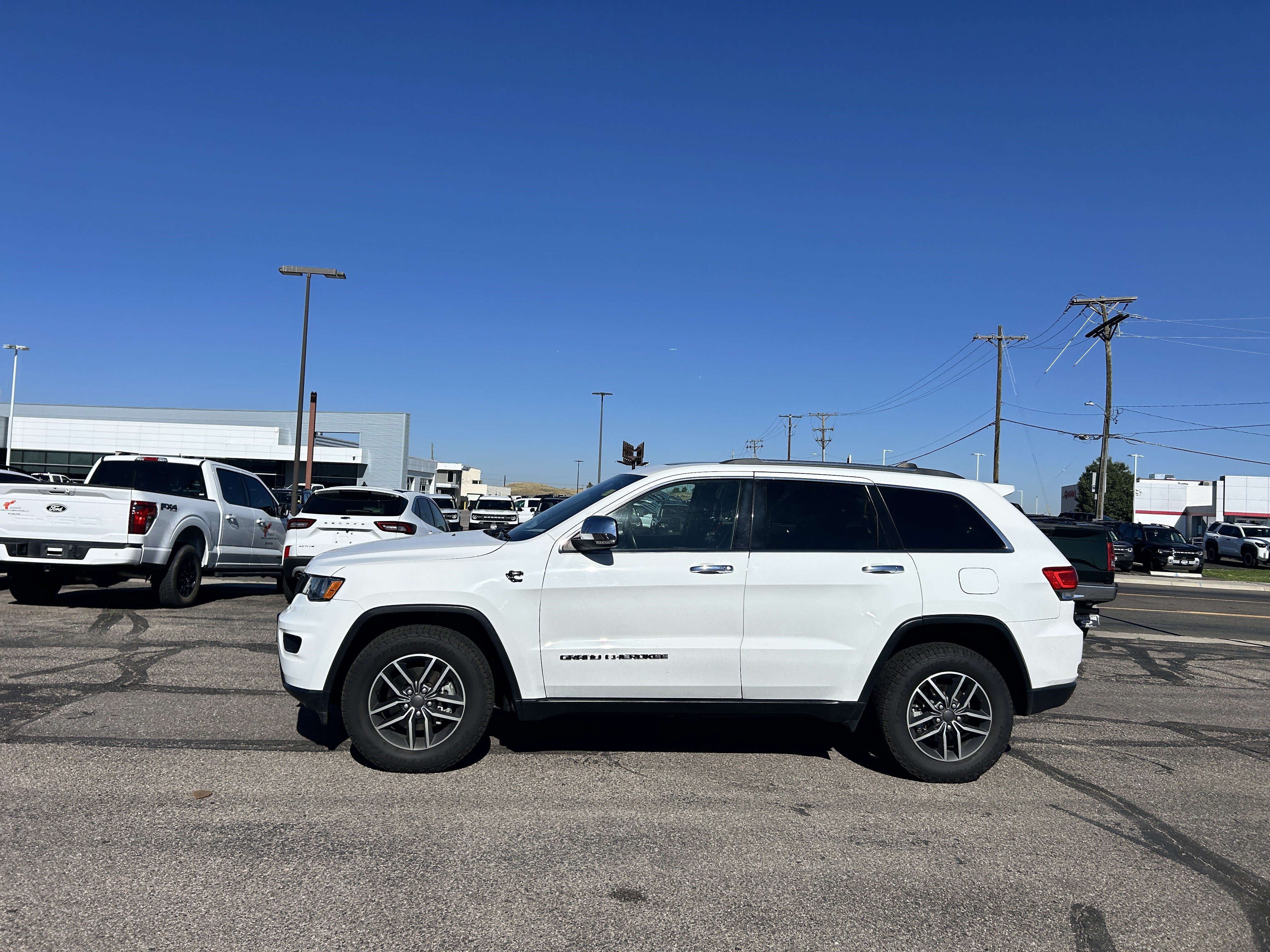 Used 2019 Jeep Grand Cherokee Limited AWD/4WD image 2