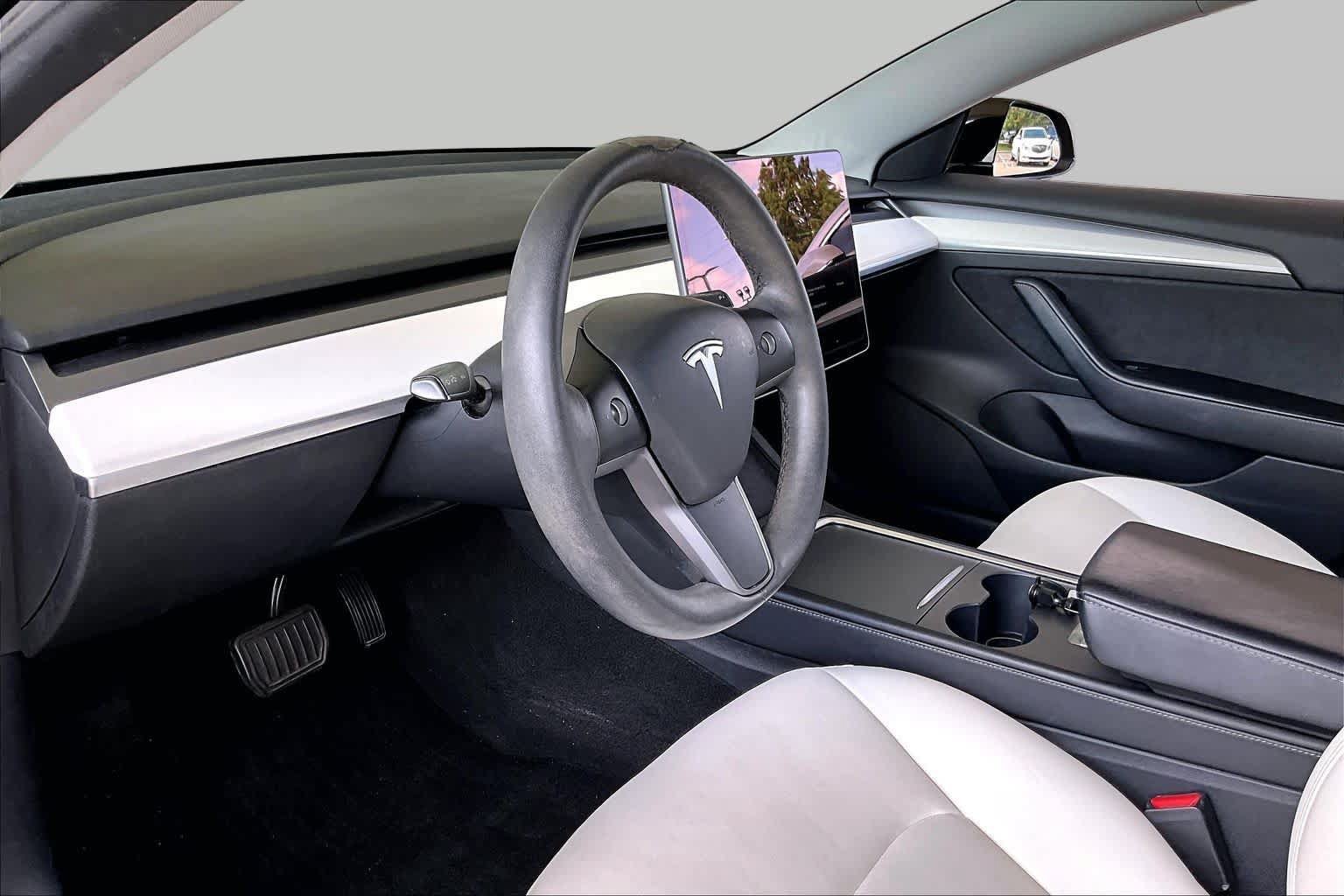 Used 2021 Tesla Model 3 Standard Range Plus RWD image 14