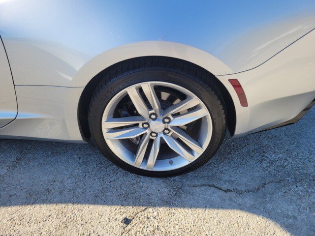 Used 2017 Chevrolet Camaro SS image 8