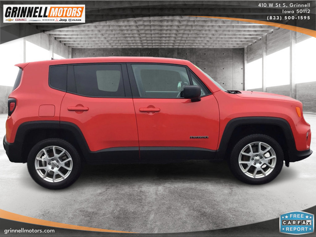 Used 2023 Jeep Renegade Latitude AWD/4WD image 4