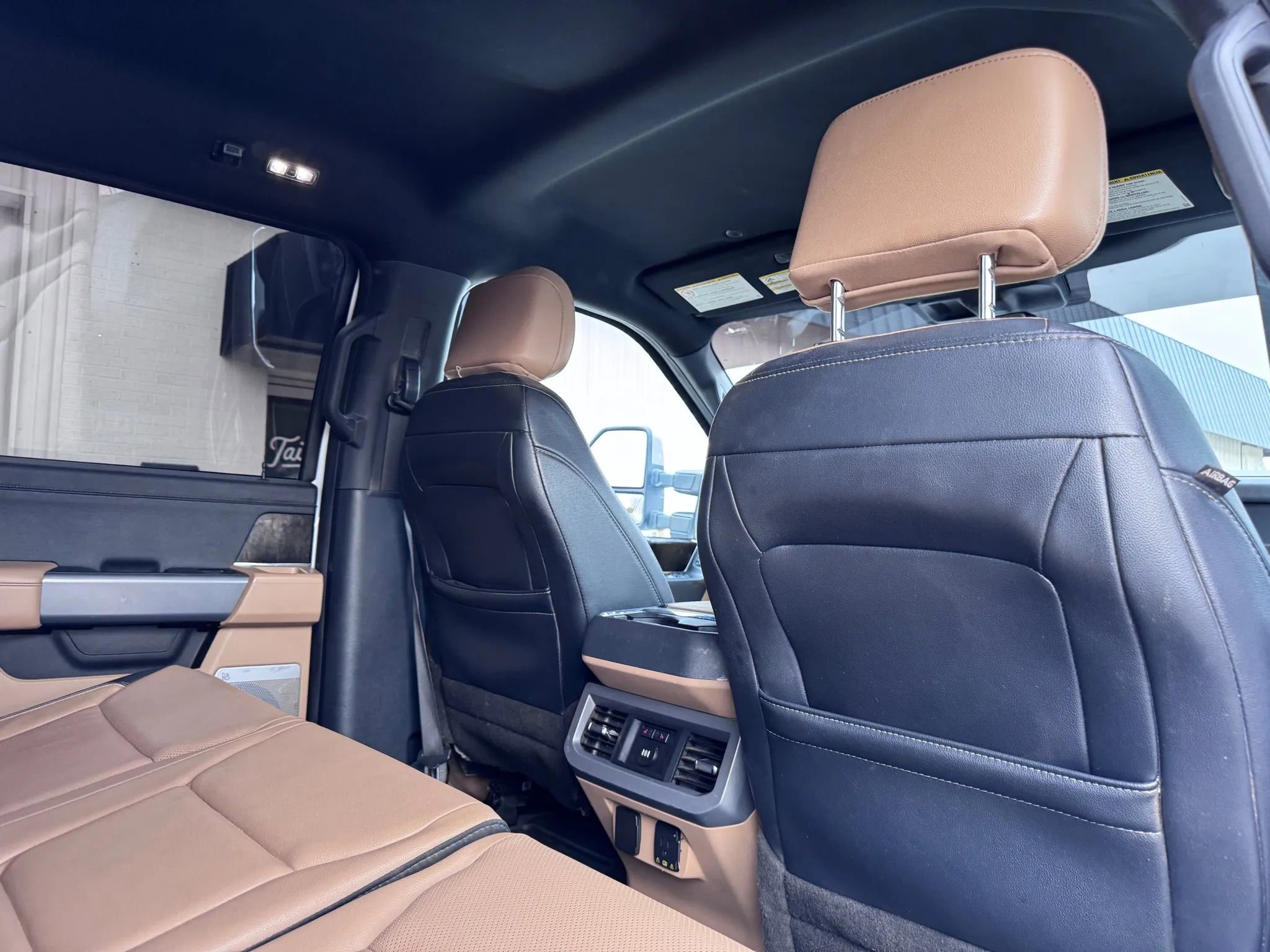 Used 2023 Ford F250 Lariat w/ Chrome Package image 11