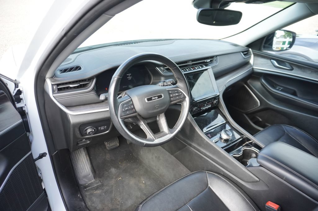 Used 2022 Jeep Grand Cherokee L Limited AWD/4WD image 3