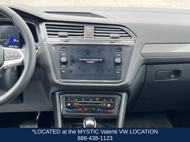 Certified 2023 Volkswagen Tiguan SE w/ Panoramic Sunroof Package AWD/4WD image 17