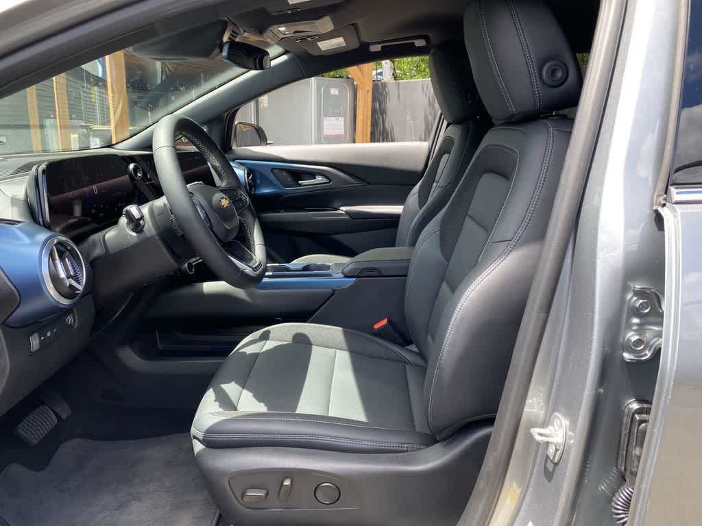 Used 2024 Chevrolet Equinox EV LT AWD/4WD image 13