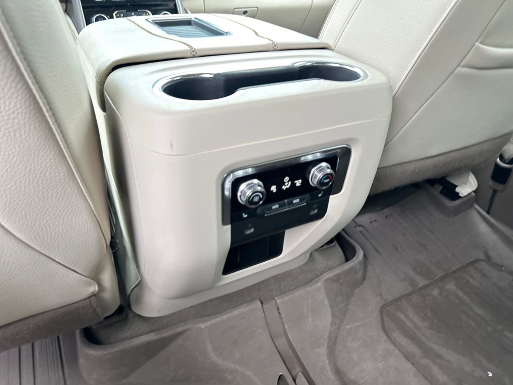 Used 2023 GMC Yukon XL Denali AWD/4WD image 31