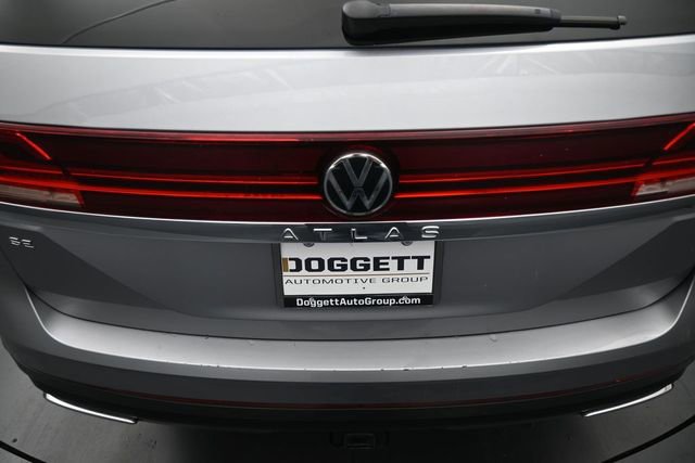 Used 2024 Volkswagen Atlas SE FWD image 12