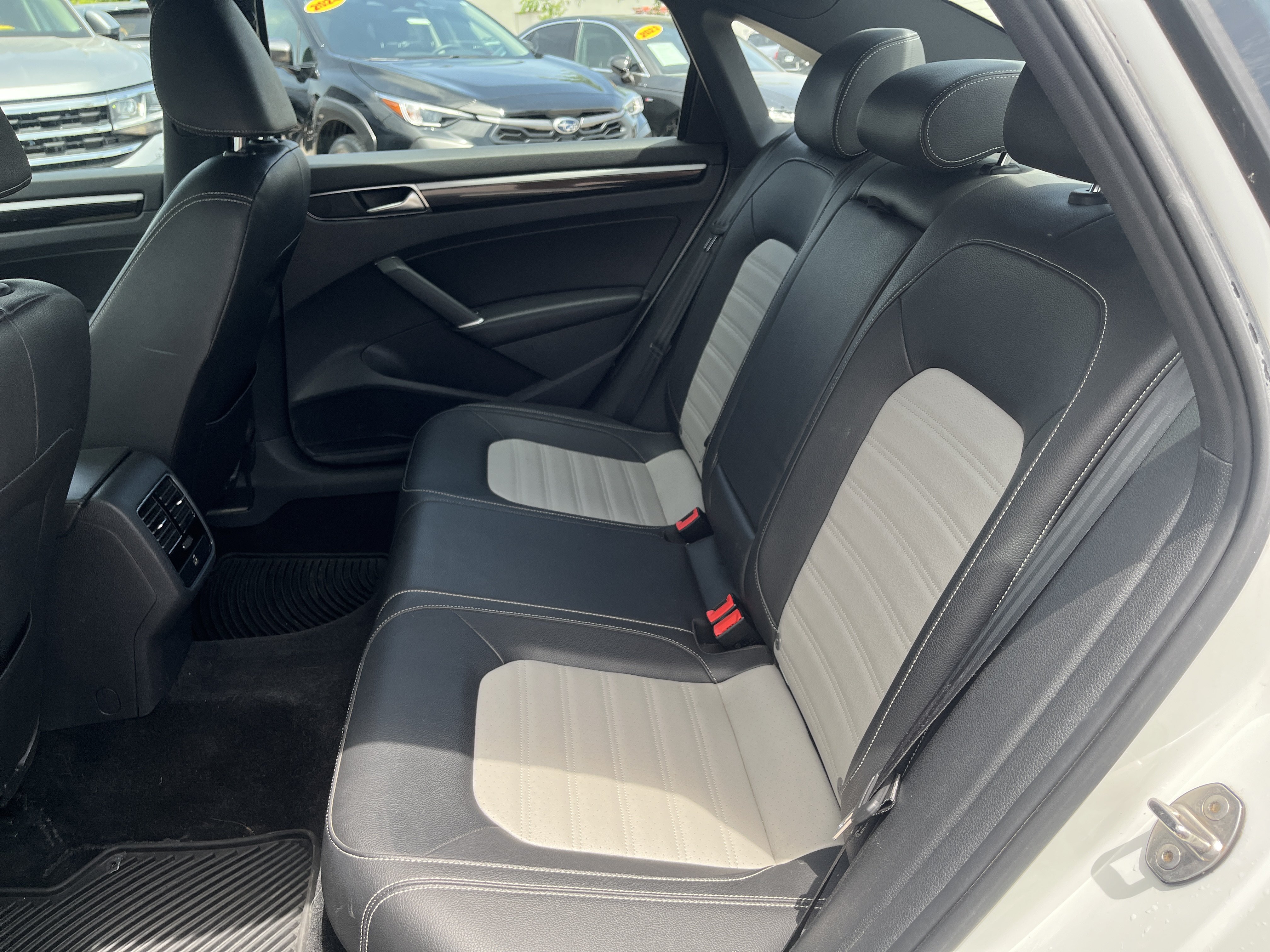 Used 2018 Volkswagen Passat GT FWD image 13
