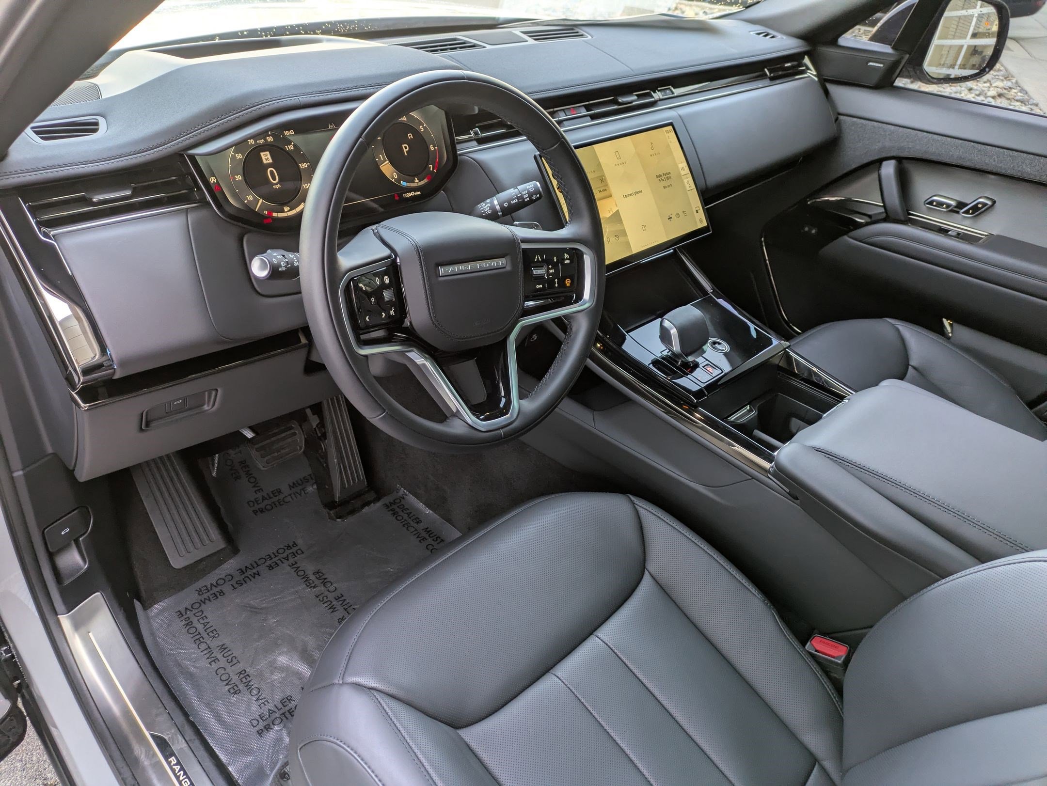 Used 2025 Land Rover Range Rover Sport SE image 16