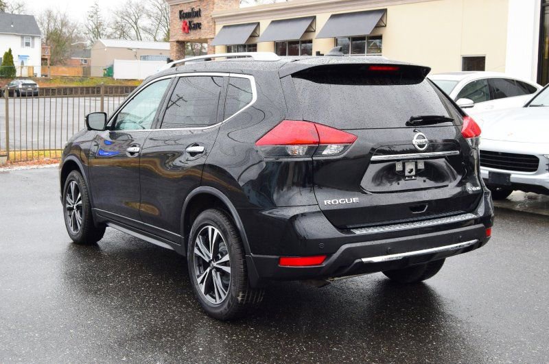 Used 2020 Nissan Rogue SV w/ Premium Package image 5