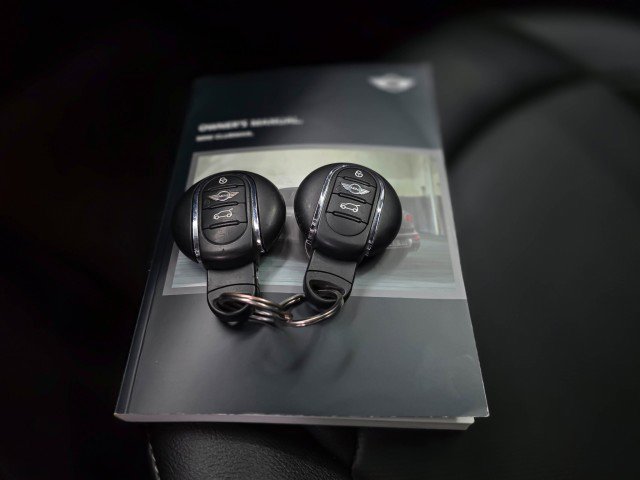 Used 2016 MINI Cooper Clubman FWD image 38