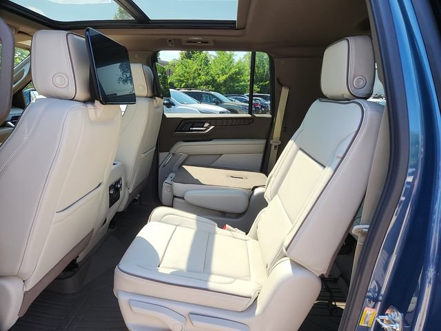 New 2026 GMC Yukon XL Denali w/ Denali Reserve Package AWD/4WD image 6