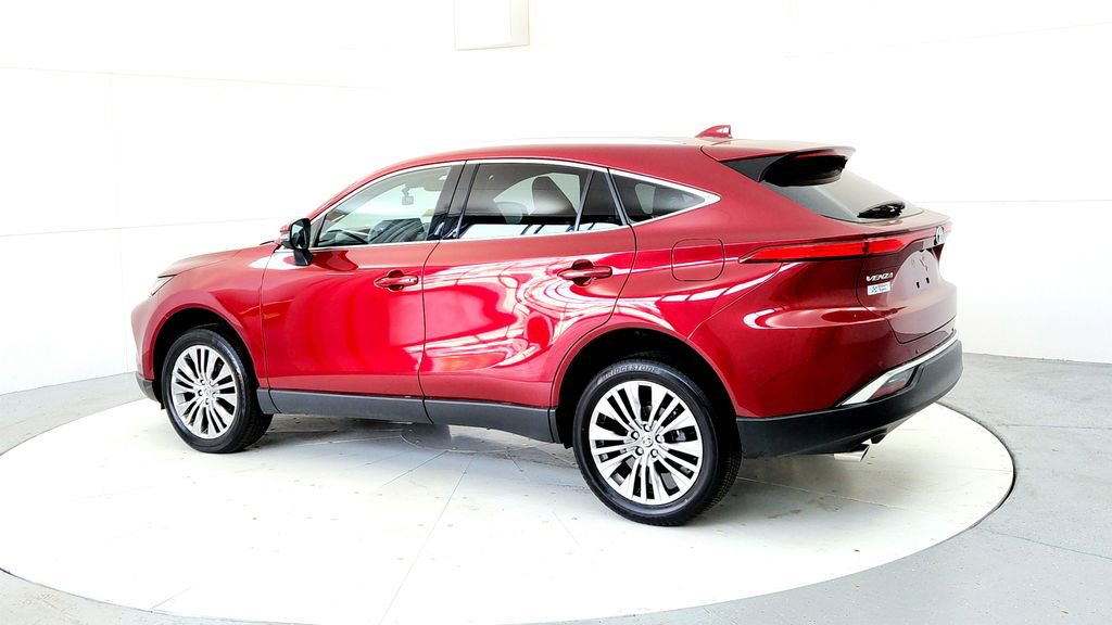 Used 2023 Toyota Venza XLE AWD/4WD image 4
