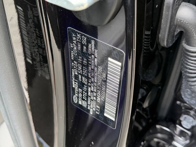Used 2019 Genesis G80 3.8 RWD image 21