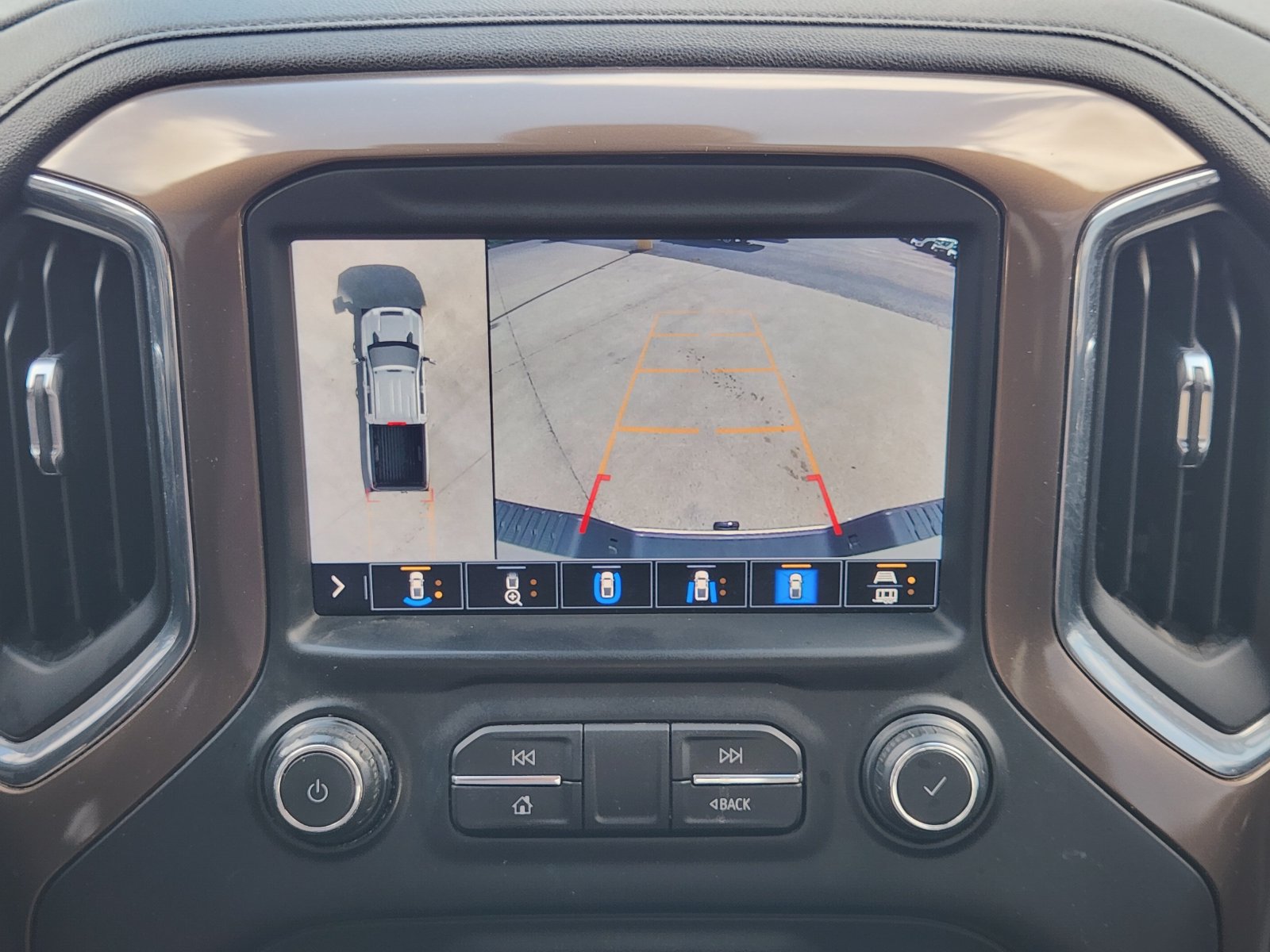 Used 2021 Chevrolet Silverado 2500 High Country w/ Z71 Off-Road Package AWD/4WD image 20