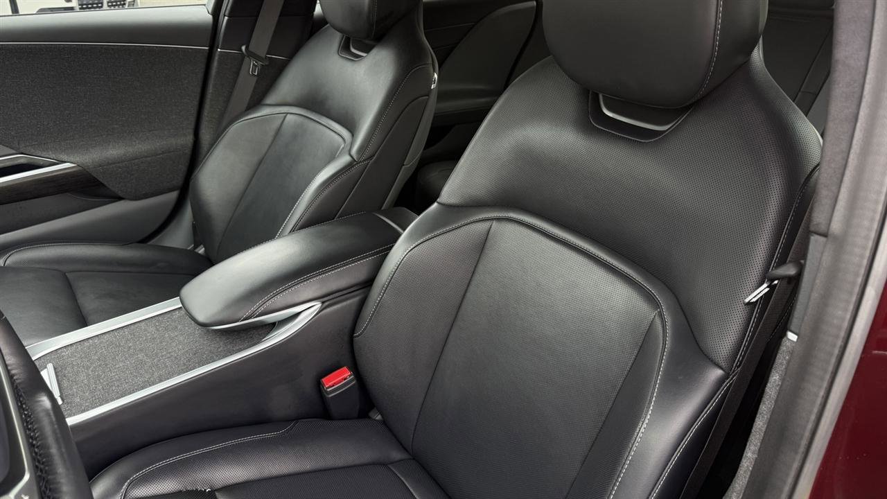 Used 2024 Lucid Air Touring image 29