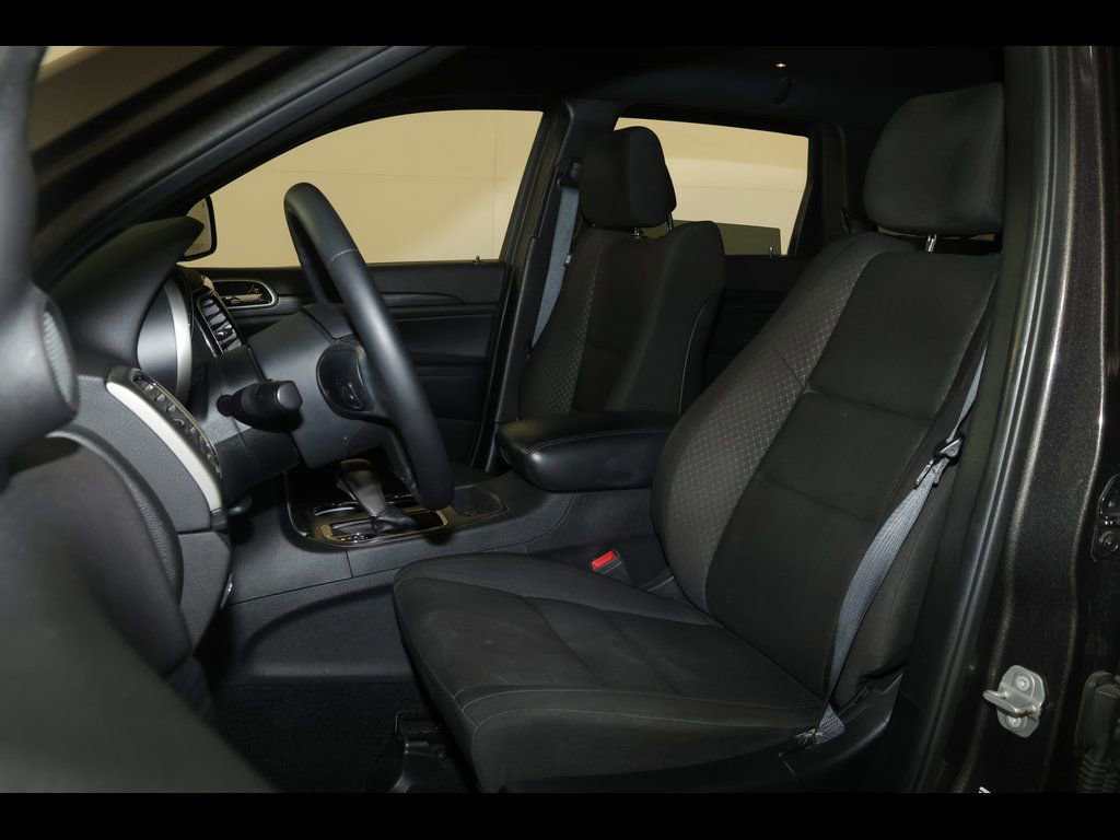 Used 2020 Jeep Grand Cherokee Laredo w/ 18" Wheel & 8.4" Radio Group image 22