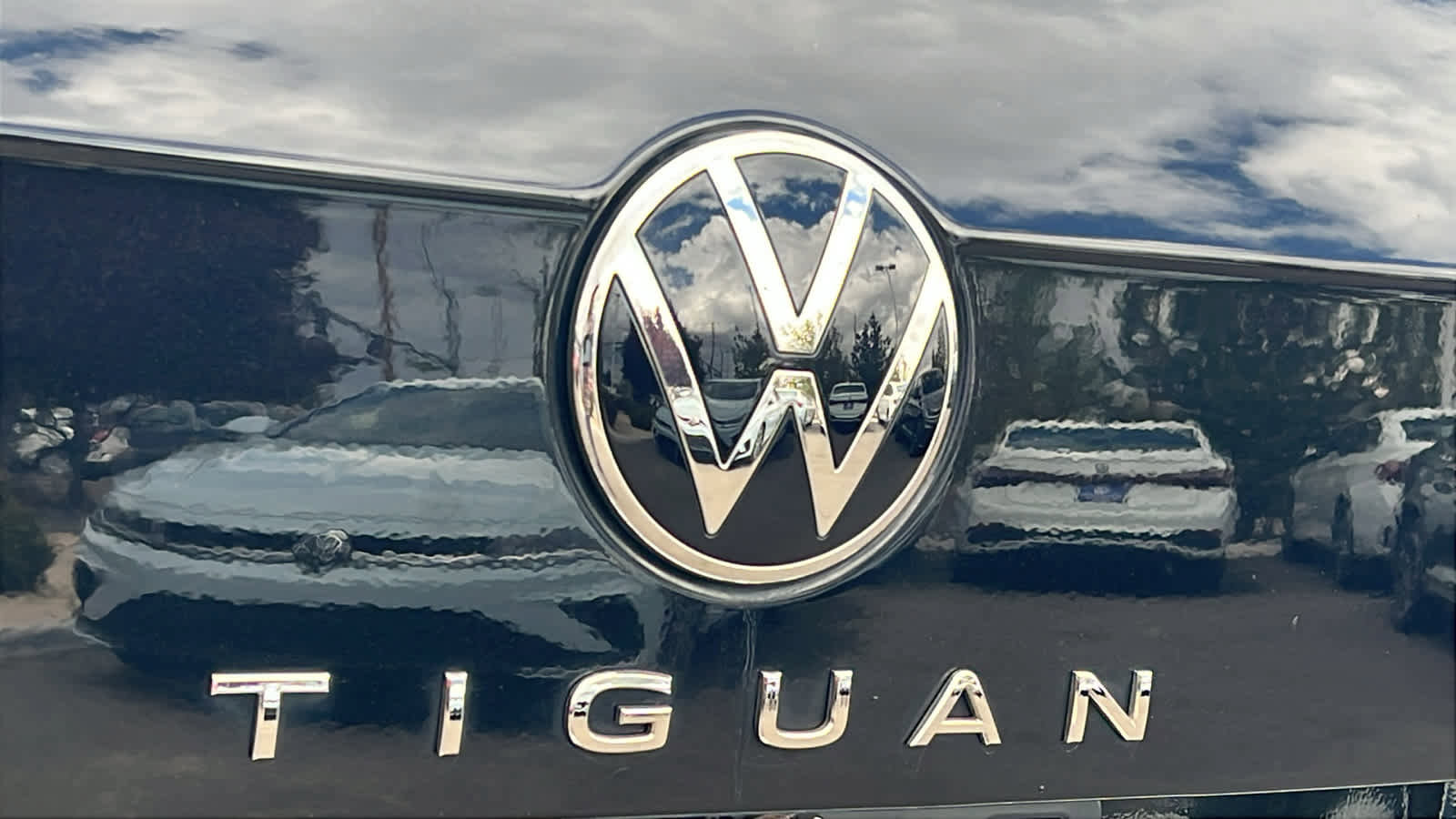 Certified 2022 Volkswagen Tiguan S image 28